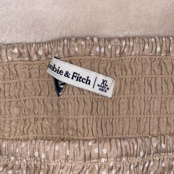 Abercrombie and Fitch Women’s Off the Shoulder Top - Picture 4 of 5